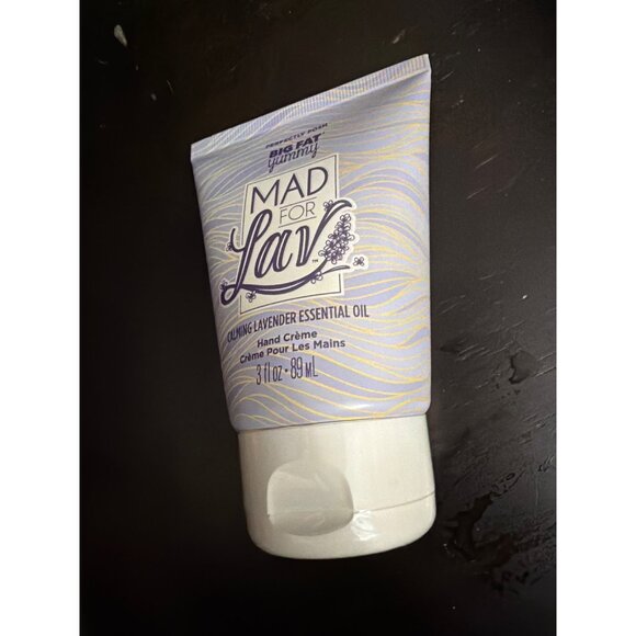 Mad For Lav Lavender Hand Crème Calming 3 Oz Perfectly Posh Sealed - Picture 3 of 3